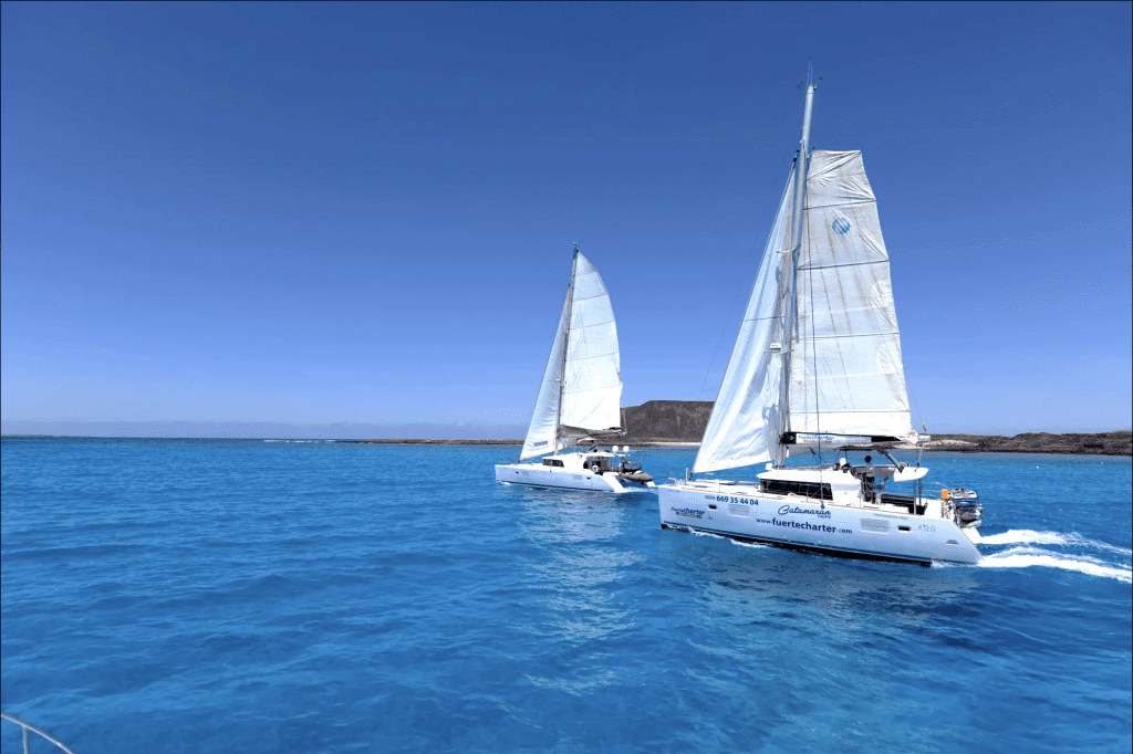 Excursiones en catamarán Fuerteventura - Fuertecharter Corralejo