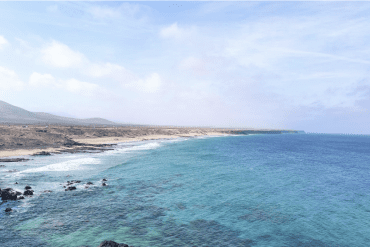 La guía completa de retiros de yoga en Fuerteventura y cómo prepararte para tus próximas vacaciones